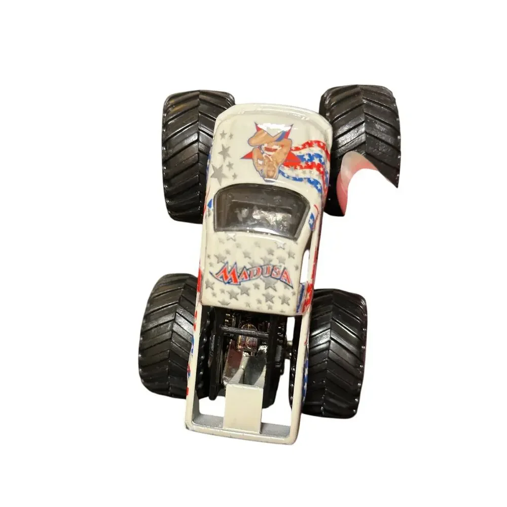 Hot Wheels Monster Jam Madusa 2 Time Champion Truck